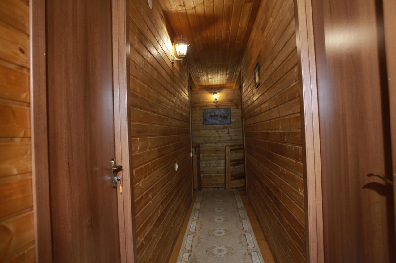 Cottage Woodside Mestia Luaran gambar