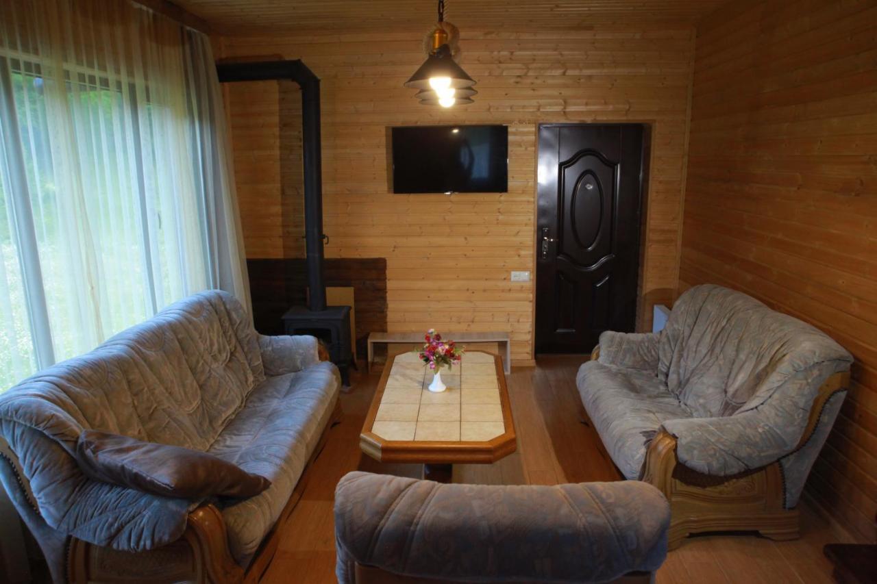 Cottage Woodside Mestia Luaran gambar