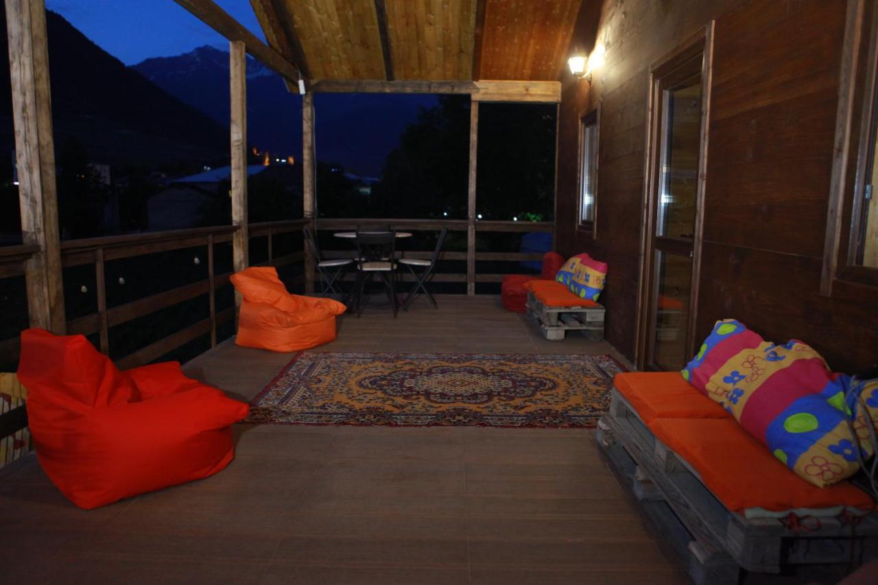 Cottage Woodside Mestia Luaran gambar